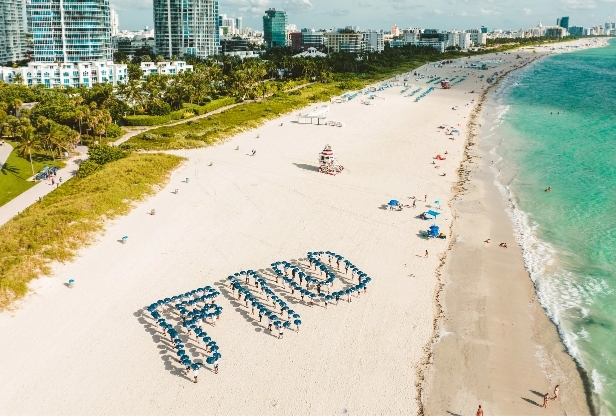 An outline of the letters F I U on South Beach.